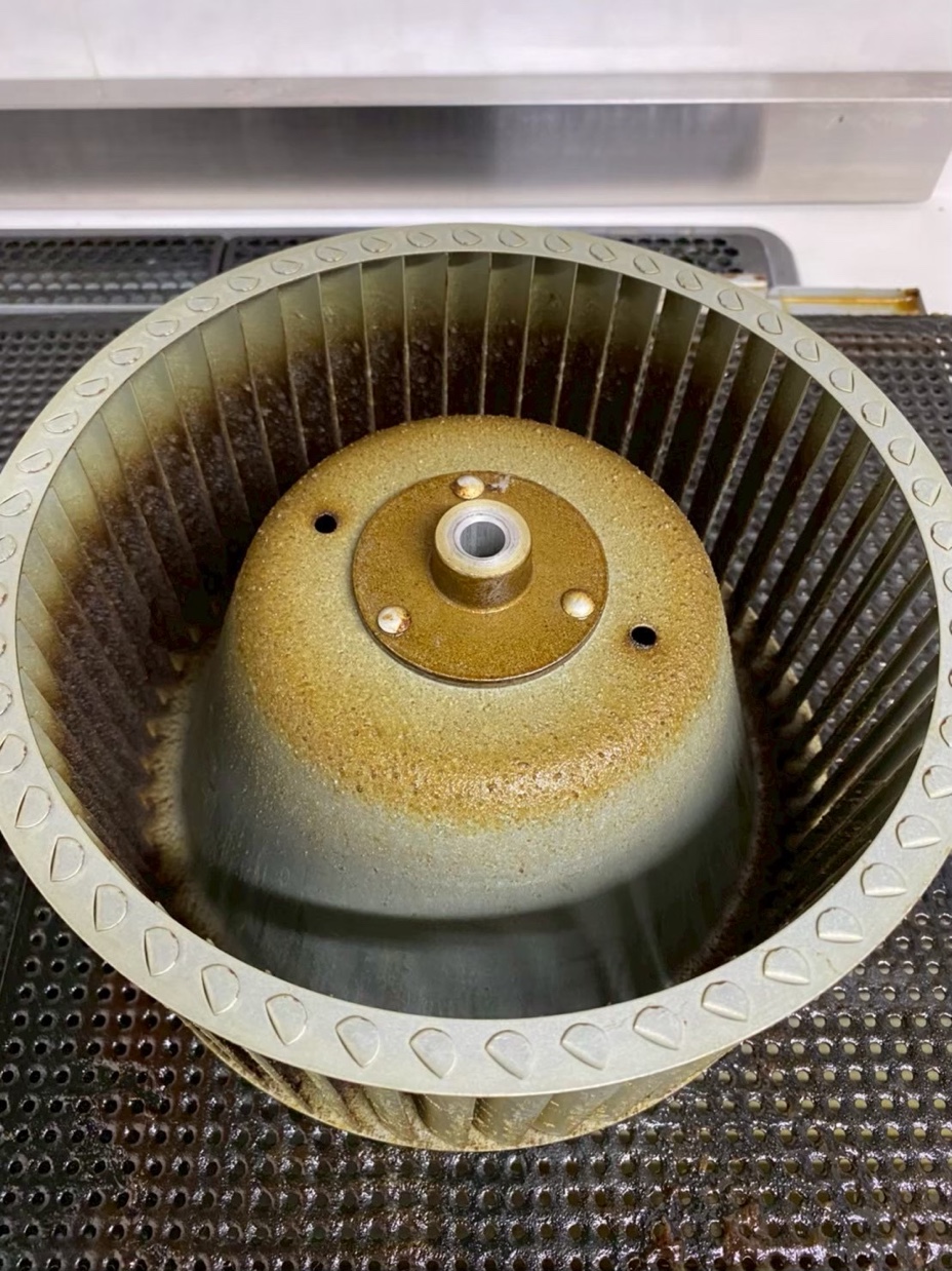 換気扇ファン 清掃前