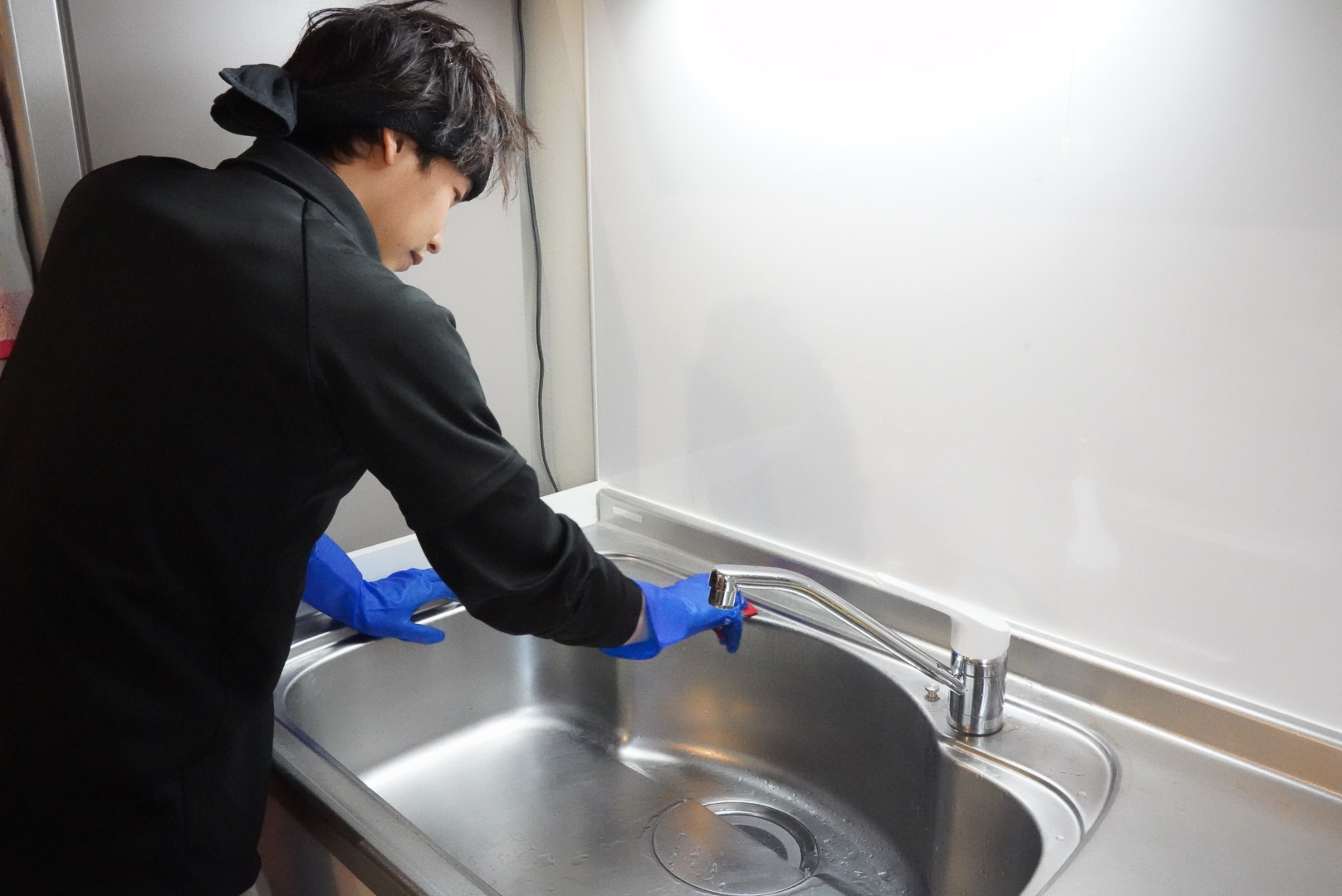 レンジフード・換気扇クリーニング作業中